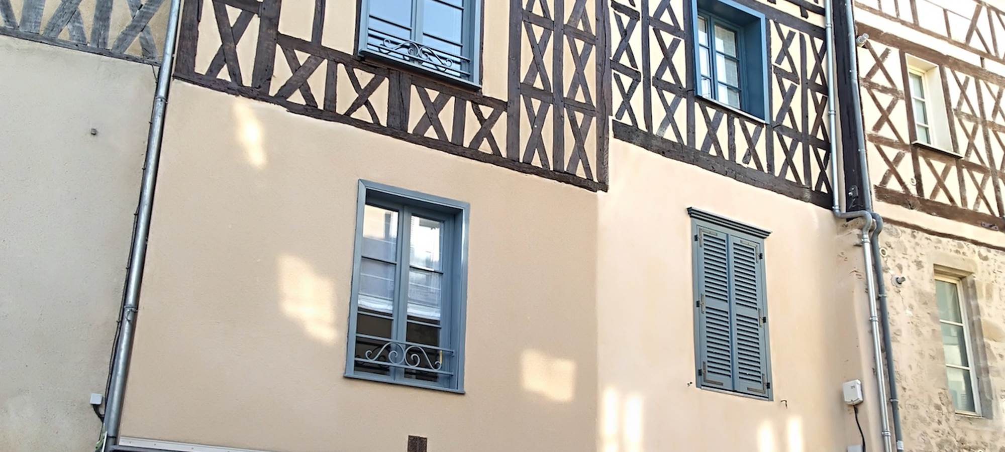 Appart face au mail, façade